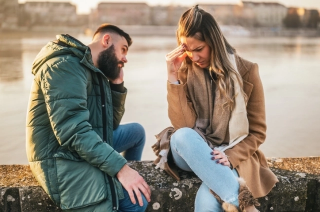 Пара рассталась после того, как мужчина поднял руку на девушку.