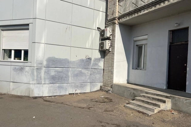 Ранее на этом здании были запрещенные надписи молодых анархистов
