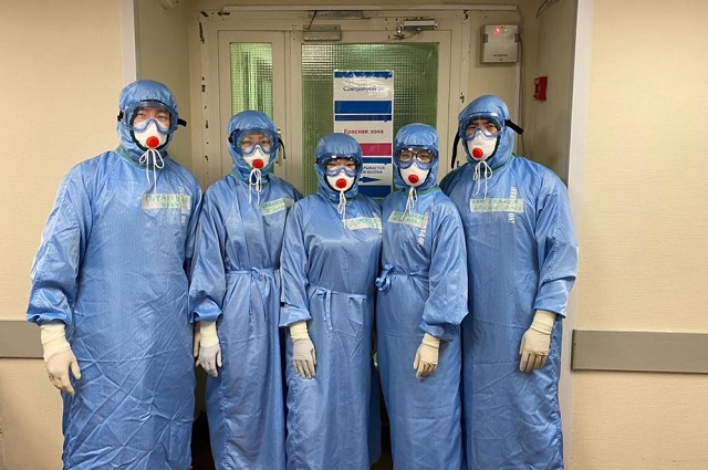 Группа якутских врачей проходит обучение по лечению коронавируса в  клиниках Москвы.