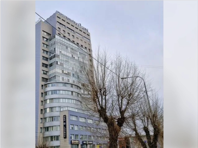 Квартира расположена в доме на Комсомольской, 6.