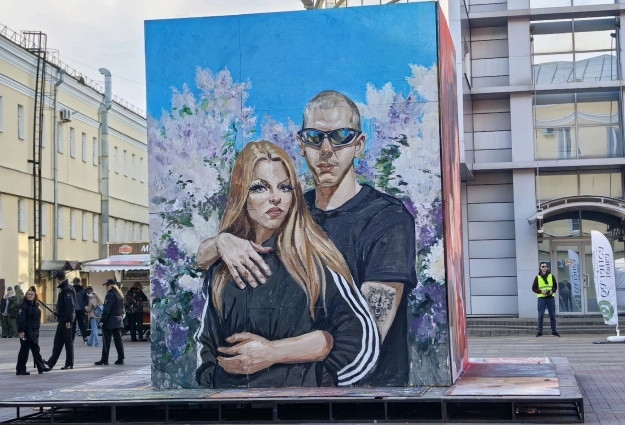 В Вознесенских казармах организовали молодежную площадку с граффити.