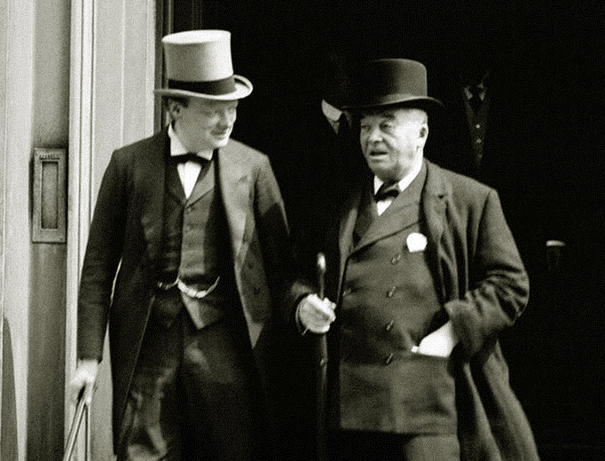 Уинстон Черчилль и Джон ФИшер (справа), 1913 г.