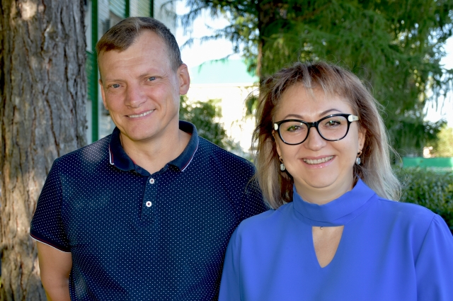 Светлана и Сергей  Душкины более 25 лет в браке и имеют солидный трудовой стаж.