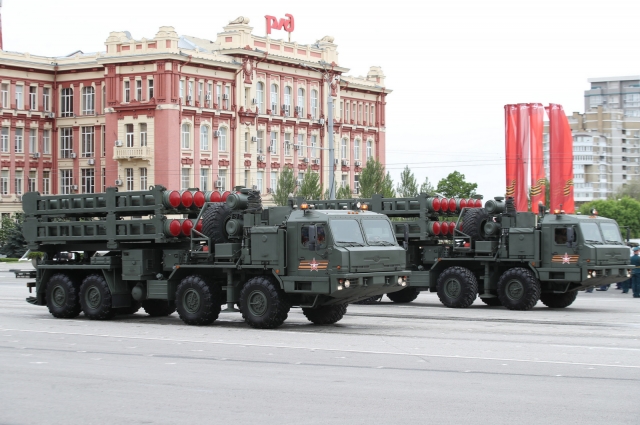 В Ростове показали современную боевую технику.