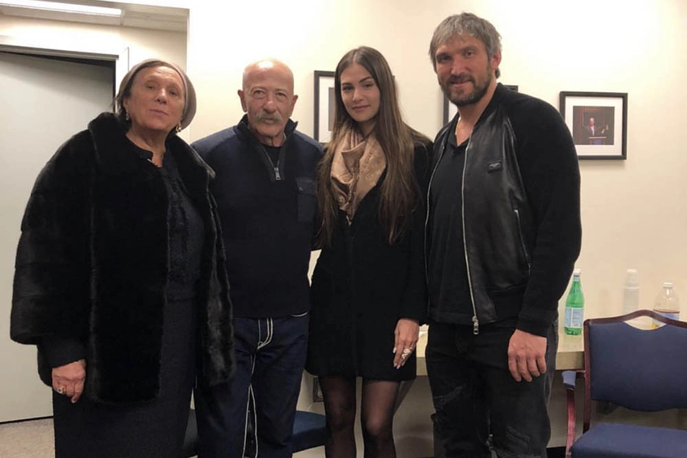 «Мой Сашка с детства такой». Мама Овечкина самой первой поверила в него8