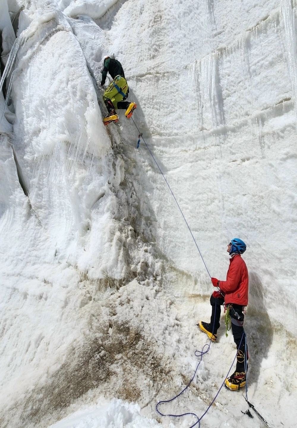 Сам подъем занял восемь дней: шесть с половиной дней вверх и полтора дня на спуск