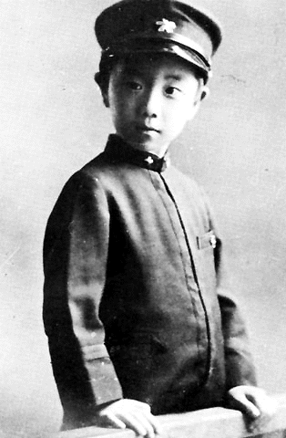 Юкио Мисима в детстве.