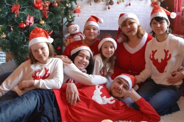 Семья Переясловых каждый год собирается на даче.