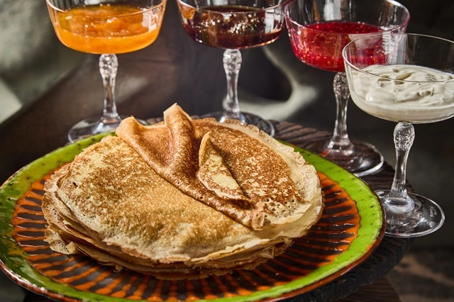 Блины на мацони и молоке.