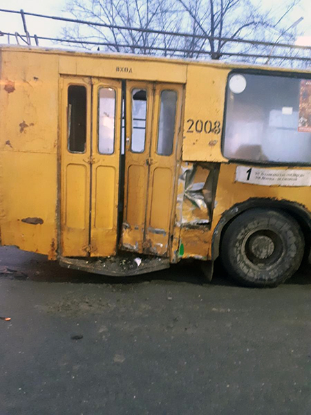 По предварительным данным, в ДТП на Московском шоссе виноват водитель троллейбуса.