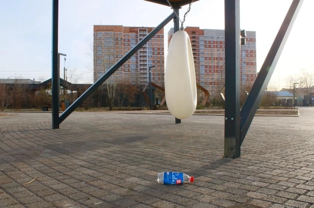 Мусор в сквере МЖК