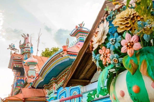 Там стоит сказочный терем. Как один человек прославил небольшое село Кунара