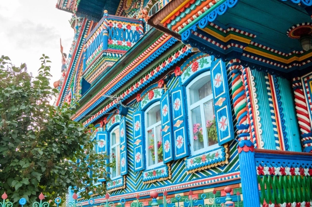 Там стоит сказочный терем. Как один человек прославил небольшое село Кунара