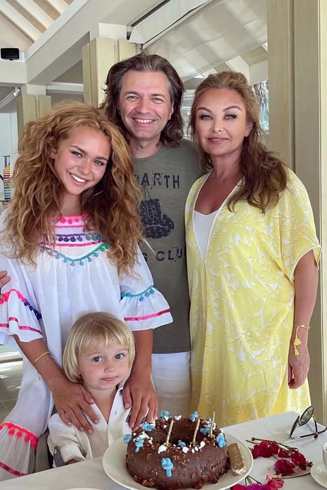 Дмитрий Маликов с семьей на отдыхе.