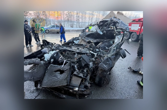 В результате столкновения скончались два человека.