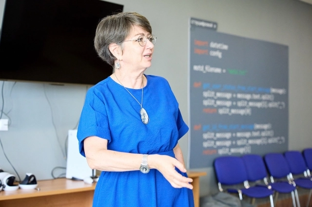 Елена Кандрашина.