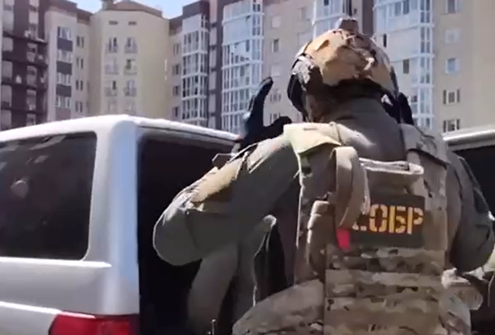 Переговоры со злоумышленником результатов не дали и силовикам пришлось идти на штурм.