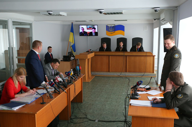 Заседание Оболонского суда Киева по делу бывшего президента Украины Виктора Януковича.