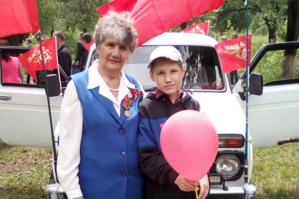 Семья Елизаветы сейчас живёт в Ревде, а родственники – там, в Луганской области.