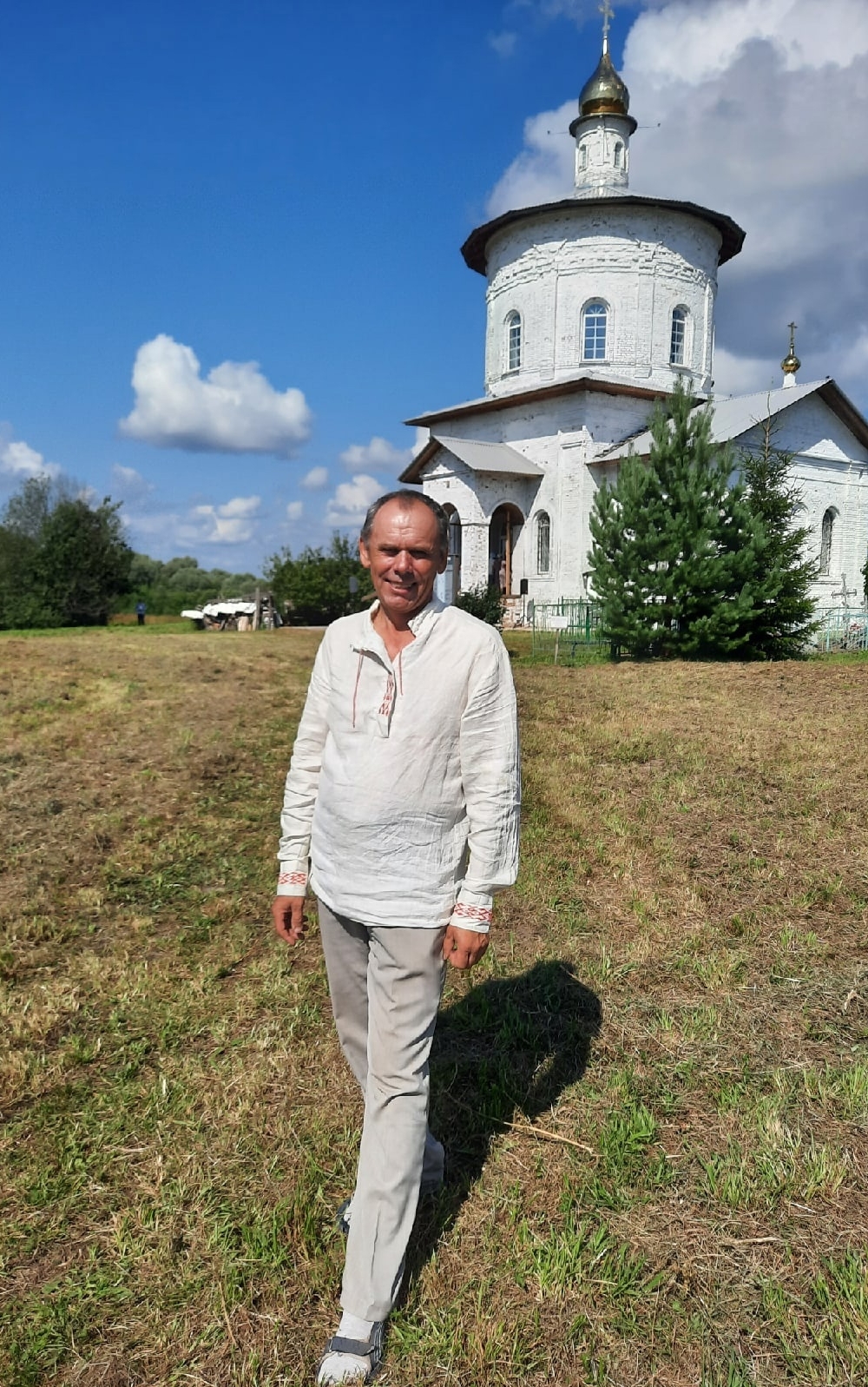 Алексей Никитин 13 лет возрождает родной Ильинский храм в селе Местничи.