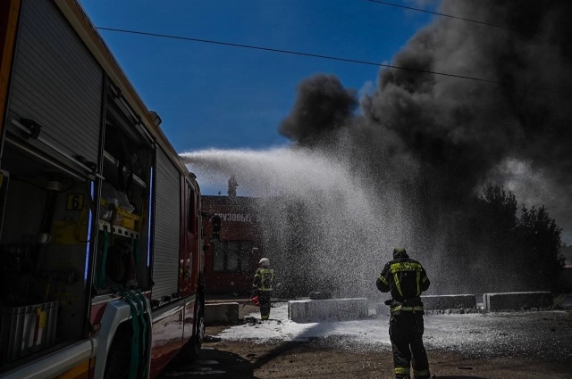 Пожар в здании СТО в Белгороде.