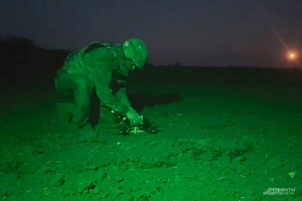 Подготовка боевого дрона к вылету.