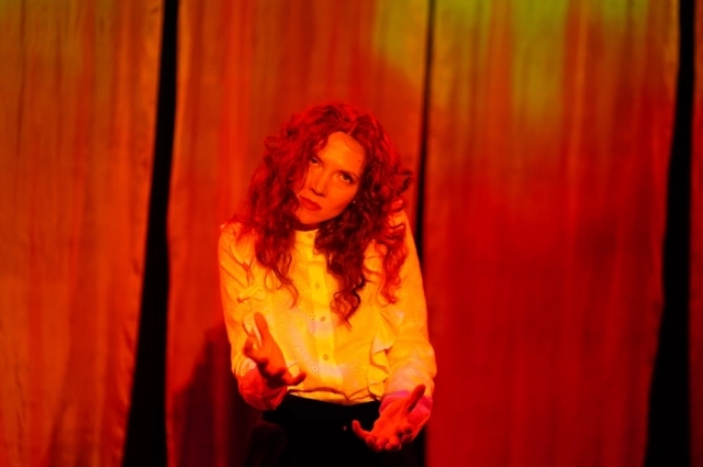 Ольга Постоногова в моноспектакле 