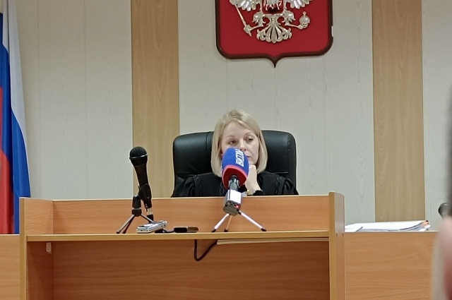 Судья слушает Бориса Шпигеля