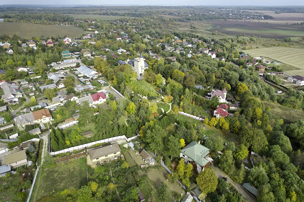 Замок Пугачевой и Галкина в Грязи.