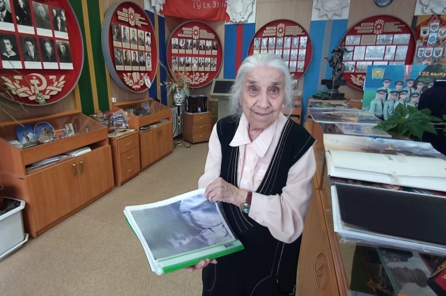 В этом году у Светланы Гарамовой юбилей — исполняется 60 лет, как она работает в школе № 7 и руководит школьным музеем боевой славы. 