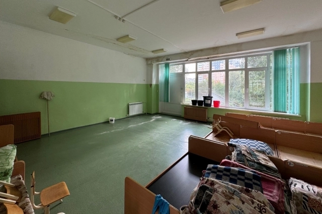 Следствию предстоит выяснить, почему на протяжении нескольких лет обращения родителей игнорировались, кто именно из должностных лиц не принял мер для организации ремонта.