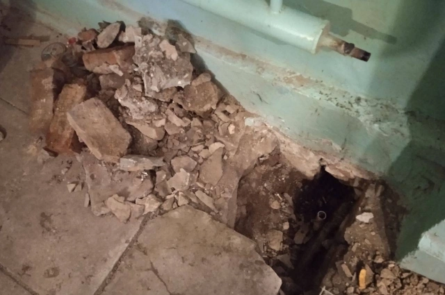 Одной из причин отсутствия тепла являются неподготовленные коммуникации.