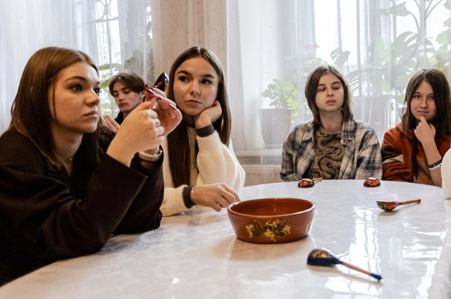 «Прости, большуха!» Уральским студентам рассказали о купеческом Невьянске