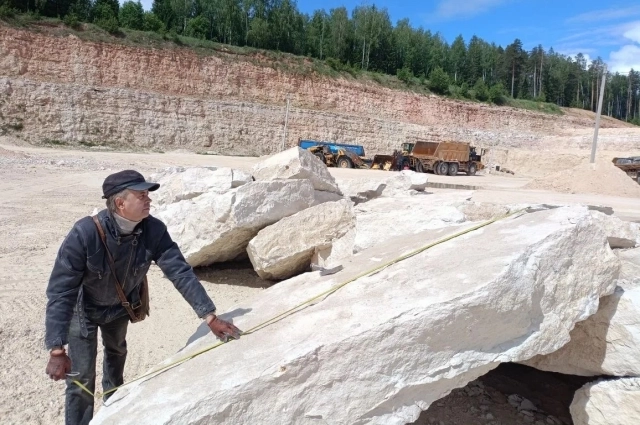 Важно найти камень подходящего размера и формы. 
