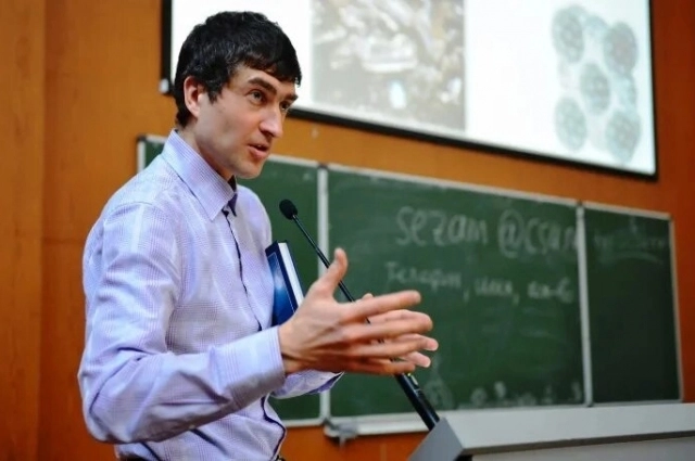 Сергей Замоздра уверен в естественном происхождении объекта.