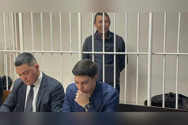 Суд оставил экс-чиновника в СИЗО до 3 апреля.