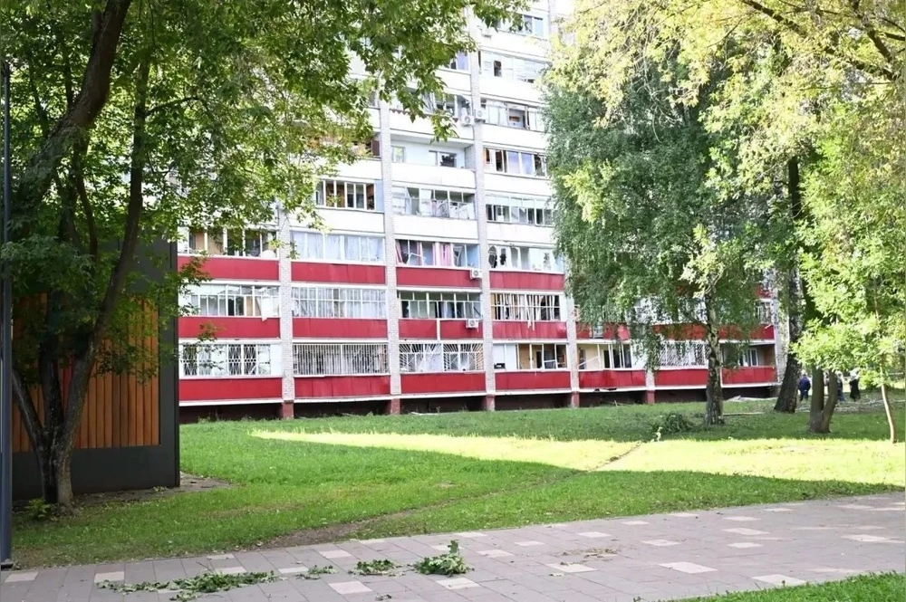 Пострадавший в результате атаки БПЛА жилой дом.