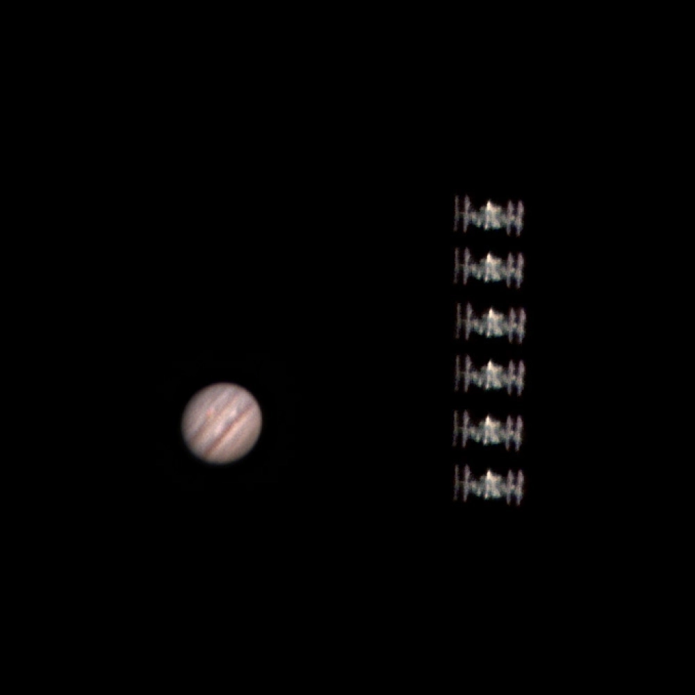 Транзит МКС по Юпитеру.