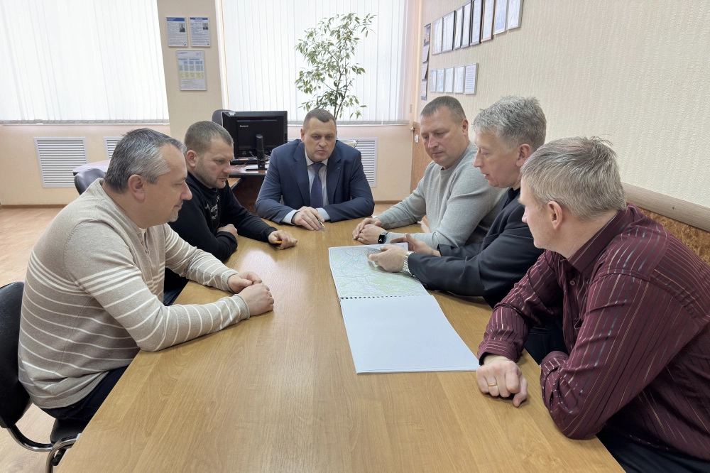 Начальник НПС «Новоселово» Сергей Прилепский (в центре).