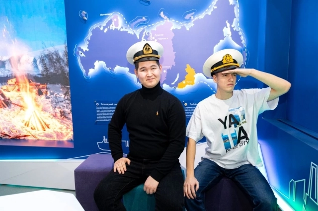 Почувствуй себя капитаном ледокола.