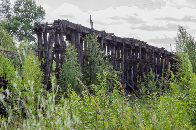 По своему локтю. В Староуткинске вновь сколочена барка сплавщиков
