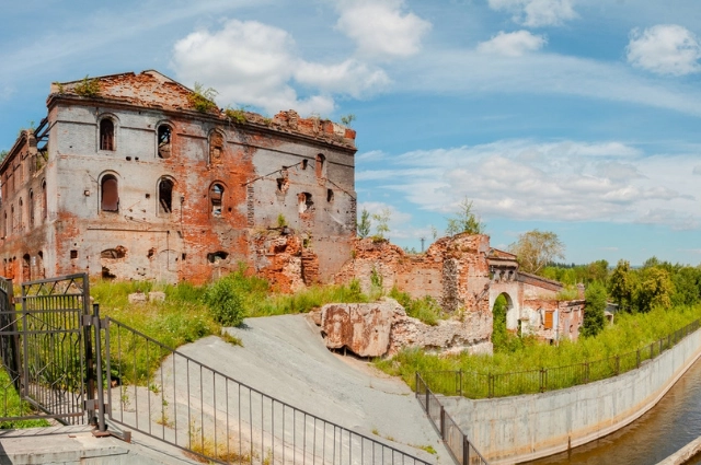 По своему локтю. В Староуткинске вновь сколочена барка сплавщиков