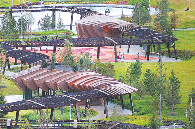 Преображение бывшего завода ЗИЛ началось в 2013 г., ещё до запуска программы «Индустриальные кварталы». «Мини-город», где кроме жилья уже есть спорткластер «Парк легенд» и парк «Тюфелева роща», будет полностью готов в 2028 г.