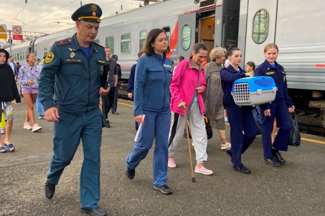 Екатеринбург принял очередную группу жителей ЛНР и ДНР