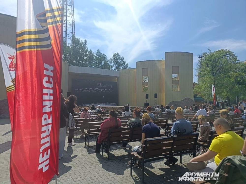 Кинопоказ в горсаду имени Пушкина.