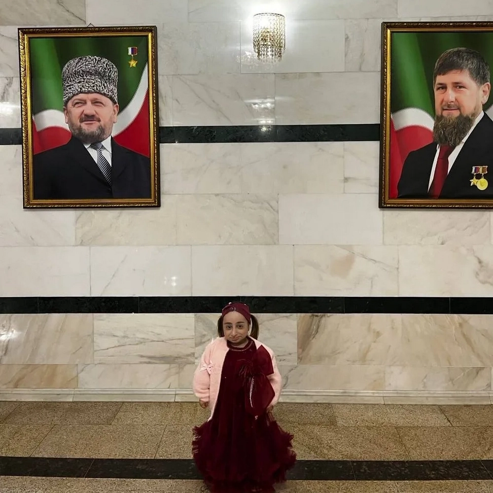 Жительница Грозного выкладывает в блог моменты из своей жизни.