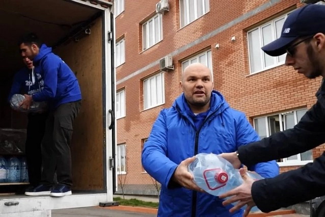 Волонтёры из Нальчика доставили посылки в Дагестан.