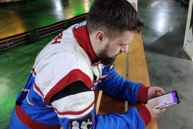 Уральский автогонщик провёл тест-драйв интернета «Ростелекома»