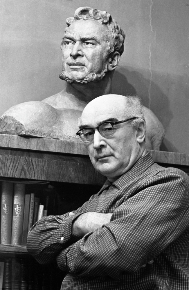 Советский актёр театра и кино, народный артист СССР Николай Дмитриевич Мордвинов. 1965 г.