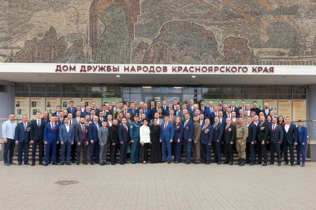 Выпускников с дипломами в области госуправления с боевым опытом ждут на службе на благо края и страны.